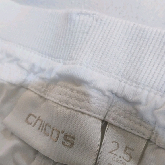 Chico's White Cropped Pants - Picture 5 of 12